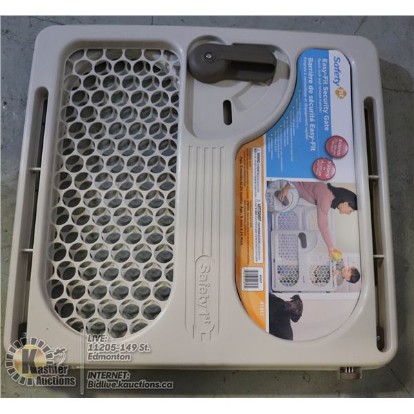 NEW DOREL EASY FIT CHILD / PET GATE