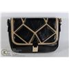 Image 1 : LEATHER STYLE HANDBAG WITH MAGNETIC CLASP