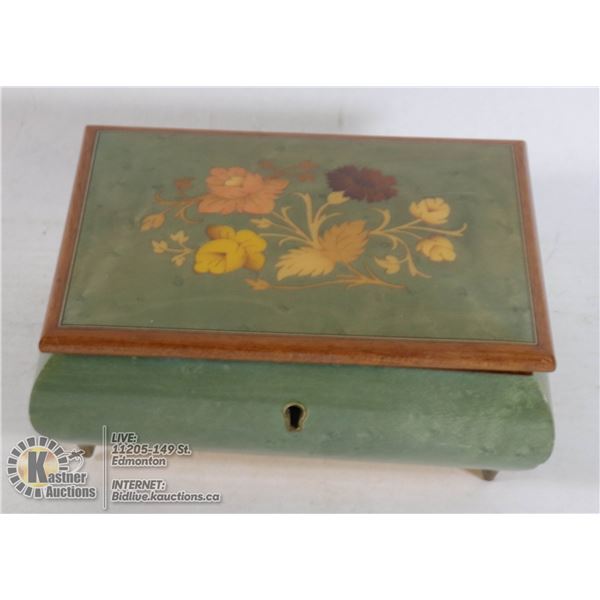 VINTAGE MUSICAL SWISS MOVEMENT