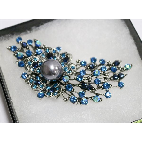 ELEGANT LADIES RHINESTONE BROOCH
