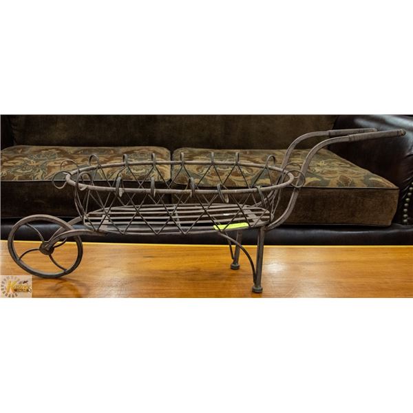 METAL GARDEN DECORATIVE WHEEL BURROW