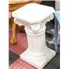 Image 1 : 19.5" WHITE PEDESTAL STAND