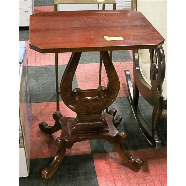 ANTIQUE DUNCAN PHYFE MUSIC NOTE CURVED FEET TABLE