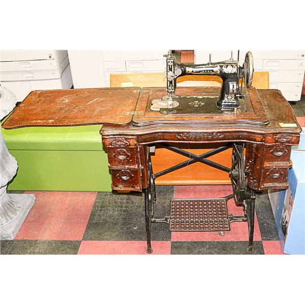 ANTIQUE WHITE ROTARY TREDDLE SEWING MACHINE