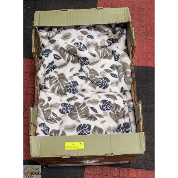 2 MONTE CHATEAU 60" X 70" BLANKETS ULTIMATE PLUS