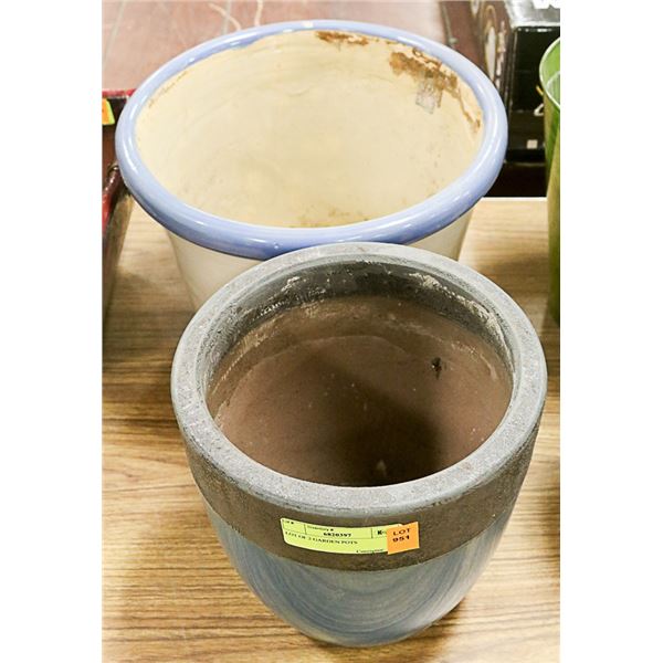 LOT OF 2 GARDEN POTS