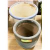 Image 1 : LOT OF 2 GARDEN POTS