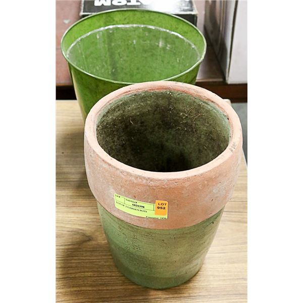 LOT OF 2 GARDEN POTS