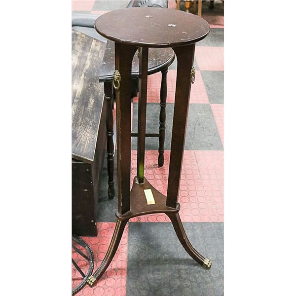 LION HEAD 3 LEGGED CHERRY WOOD PLANT STAND