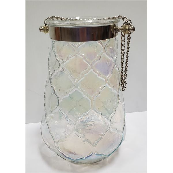 ORNATE PEARLESCENT DECORATIVE VASE WITH CHAIN
