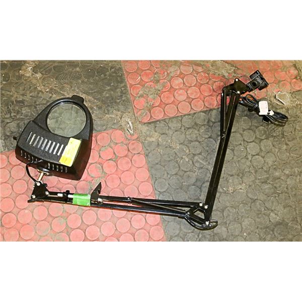 ADJUSTABLE SWING ARM MAGNIFIER WITH LIGHT, WITH