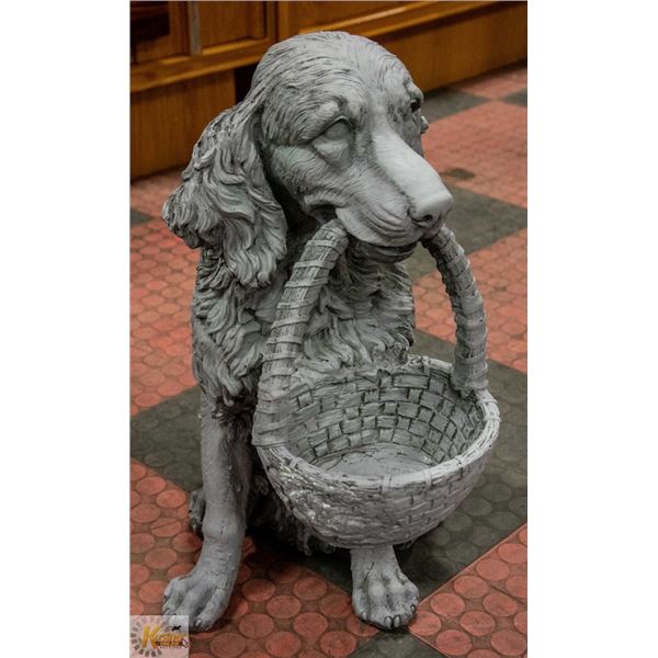 LARGE GARDEN/PATIO DOG WITH BASKET IN MOUTH