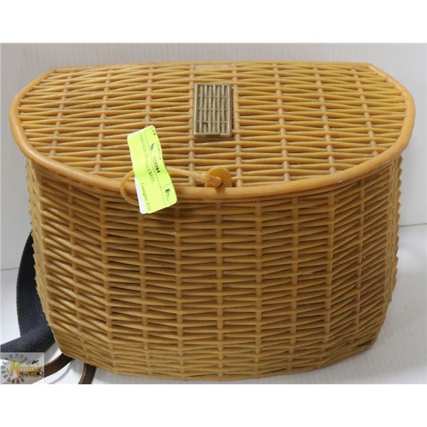 VINTAGE FISHING CREEL