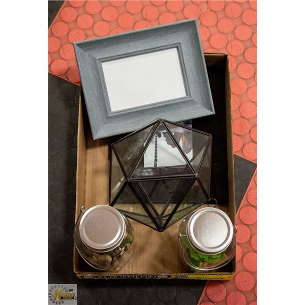 SHOWHOME ACCENT PIECE COLLECTION