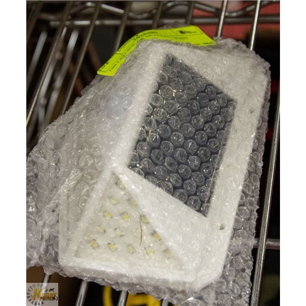 100 LED SOLAR MOTION LIGHT