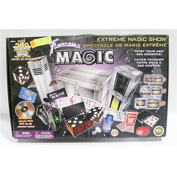 FANTASMA MAGIC KIT WITH OVER 200 TRICKS