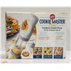 Image 1 : WILTON COOKIE MASTER PLUS IN BOX