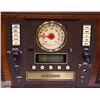 Image 4 : STEREO WITH CD PLAYER AND TURNTABLE