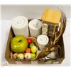 Image 1 : BOX WITH 6-PIECE CANISTER SET, FOLIAGE WALL DECOR,