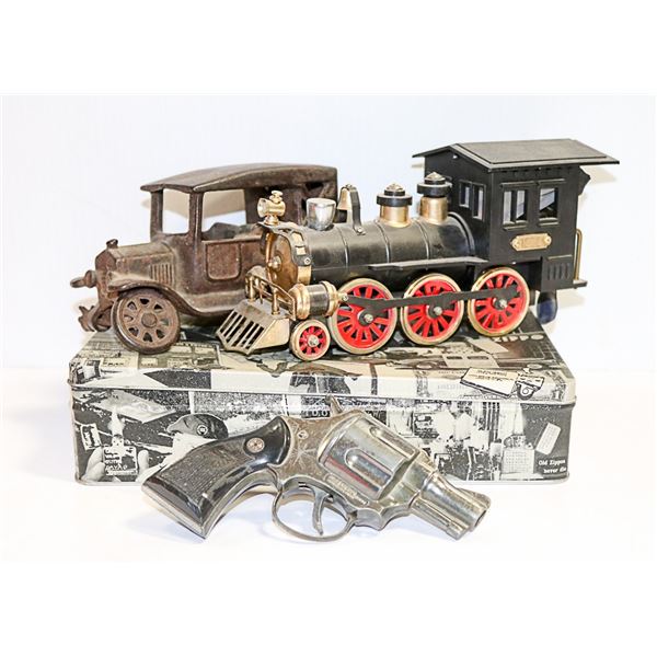 FLAT OF ASSORTED COLLECTIBLE ITEMS