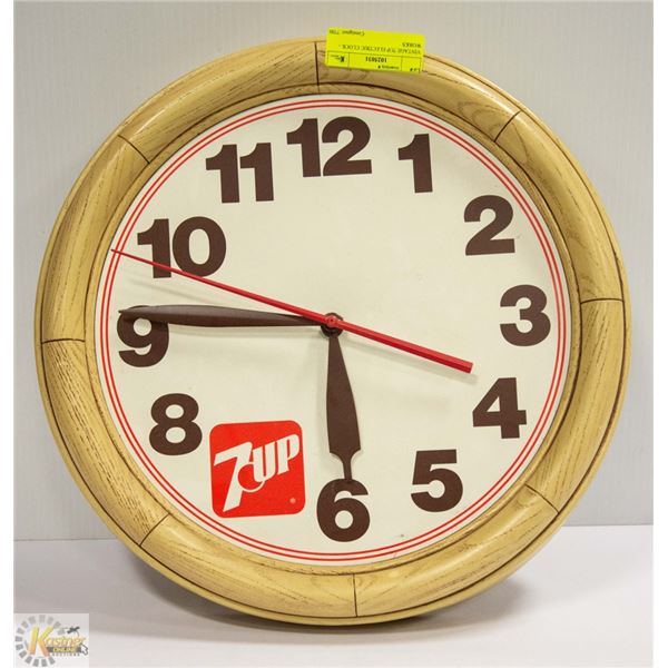 VINTAGE 7UP ELECTRIC CLOCK - WORKS