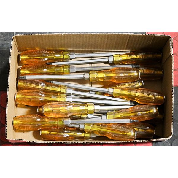 LOT OF 28 NEW SCREWDRIVERS