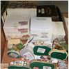 Image 1 : TRAY OF ASSORTED COLLECTOR COTTAGES