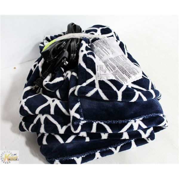 BROOKSTONE HEATED THROW 50" X 60" 4 HEAT SETTING