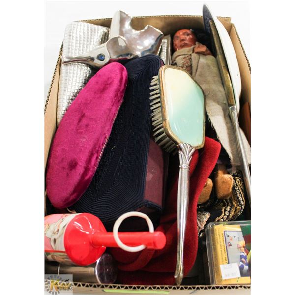 TRAY OF ASSORTED COLLECTIBLES