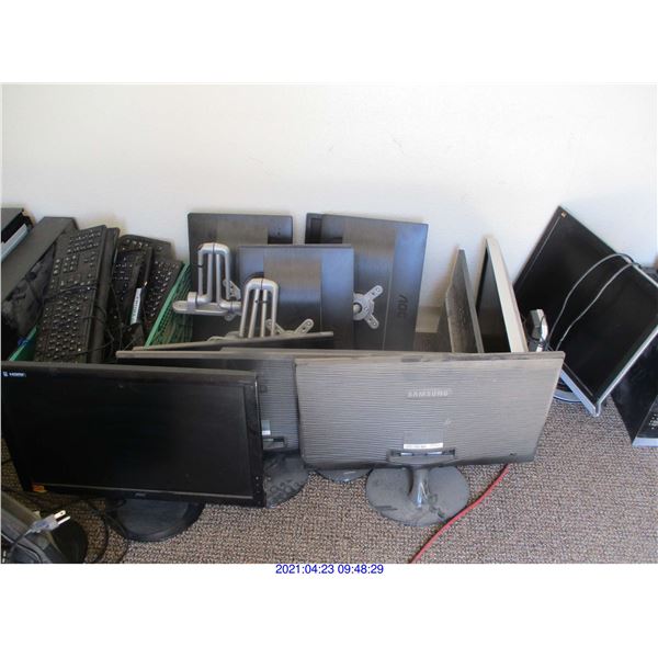 COMPUTER MONITORS/KEYBOARDS