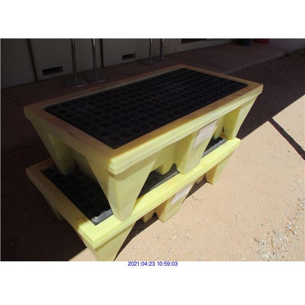 SPILL CONTAINMENT PALLETS