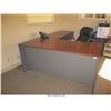 Image 2 : 5 SINGLE DESKS/1 L SHAPE DESK