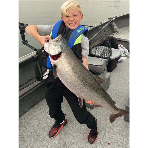 Columbia River Fall Chinook FishingTrip for Three