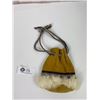 Image 2 : Vintage First Nations Pouch w/ Rabbit Fur Trim