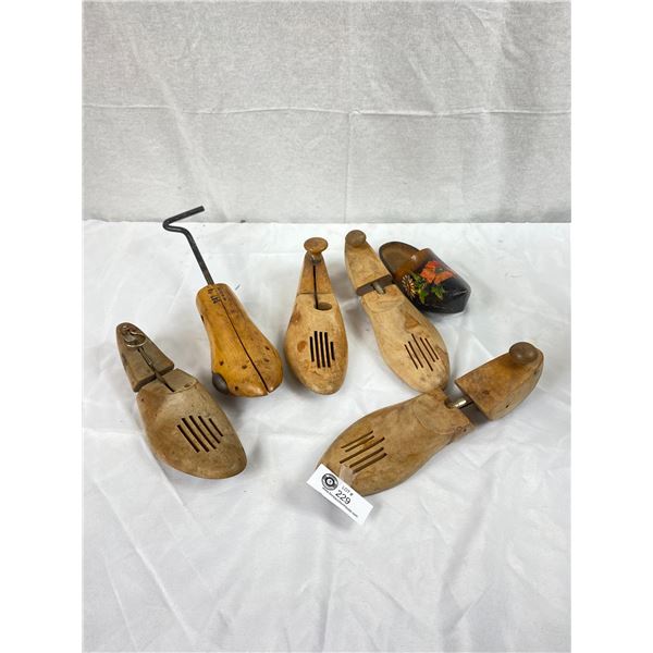 Nice Lot Of Old Wooden Shoe Forms