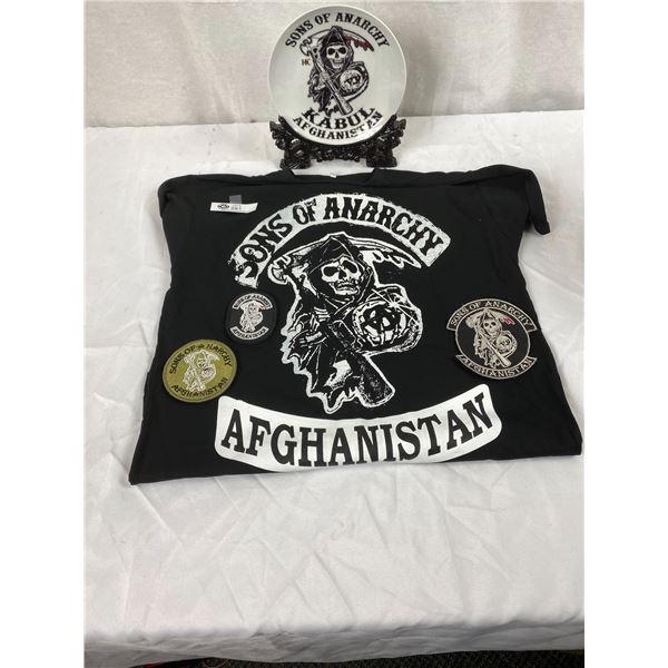 Lot Of Sons Of Anarchy Memorabilia From Afghanistan - Plate With Holder - T-Shirt SZ M - Patches