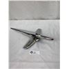 Image 3 : 1955 Ford Rechromed Hood Ornament