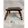 Image 2 : Victorian 1870 Doll Table Burled Wood