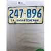 Image 2 : Pair 1976 Saskatchewan License Plates