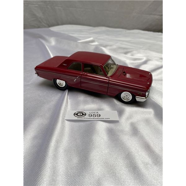 A 1 24th Scale 1964 Ford Fairlane Thunder Bird Die Cast Car