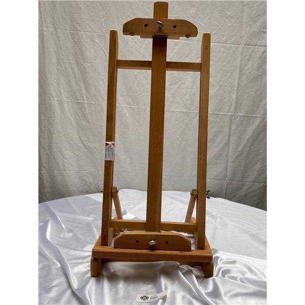 Like New Table Top Wooden Easel