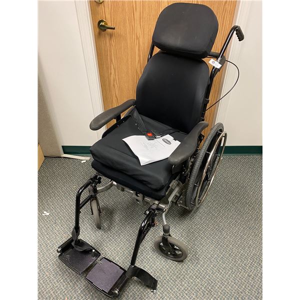 Excellent Condition Lightly Used Wheel Chair. In Great Shape