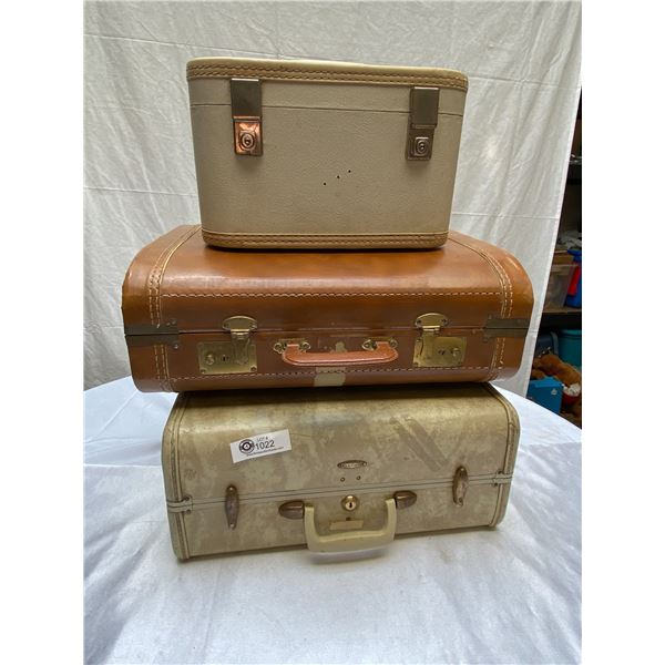 3 Vintage Suit Cases