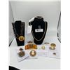 Image 1 : Amazing Lot of Vintage Costume Jewelry
