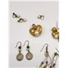 Image 2 : Lot of Pearl and M.O Pearl Jewelry