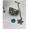 Image 2 : Faux Tuquoise Vintage Lot