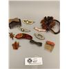 Image 1 : Assortment of Old Hair Accessories
