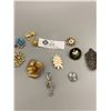 Image 1 : 10 Vintage Brooches