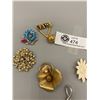 Image 2 : 10 Vintage Brooches