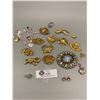 Image 1 : 18 Piece Avon Assortment